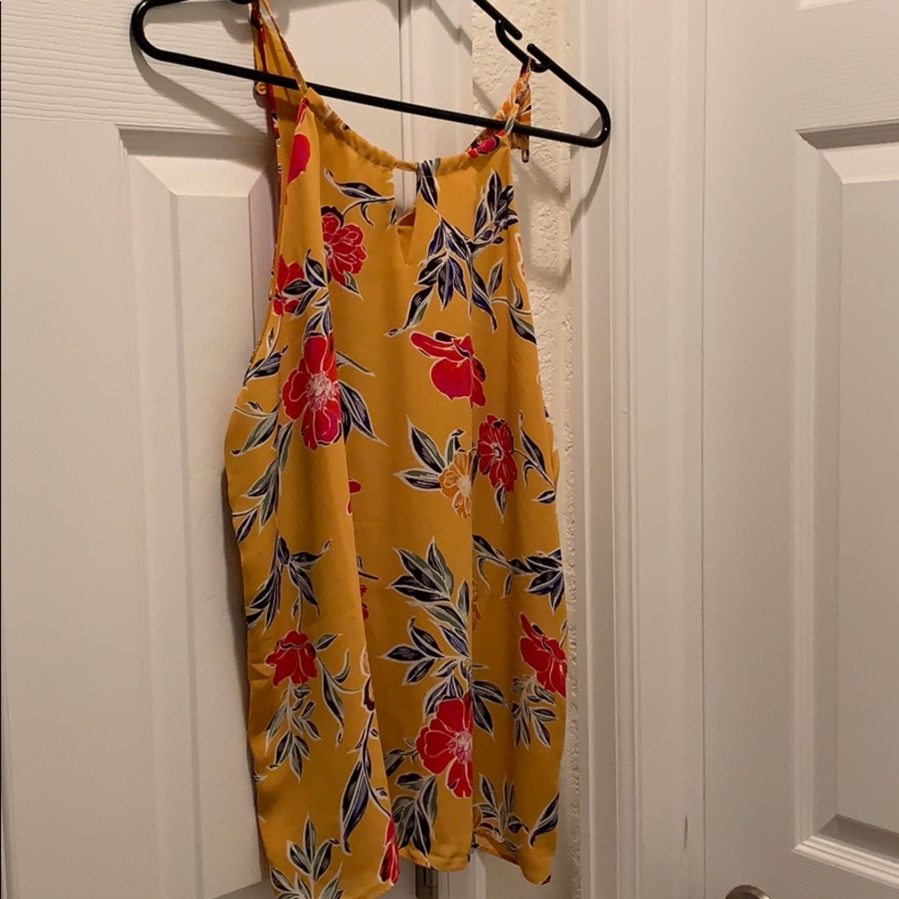 Yellow flowered top size medium